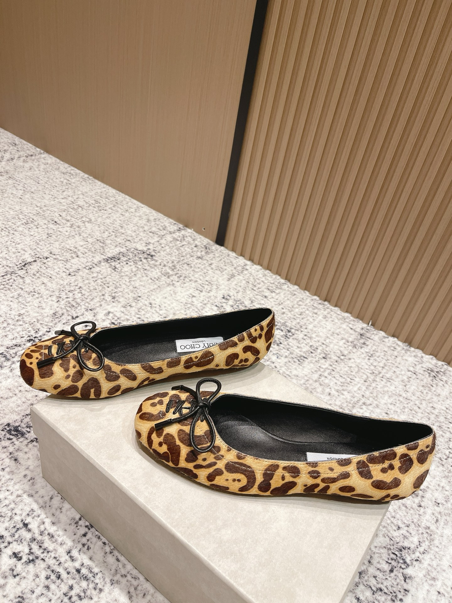 ua Ji*y Ch* scarlett ballerina flats