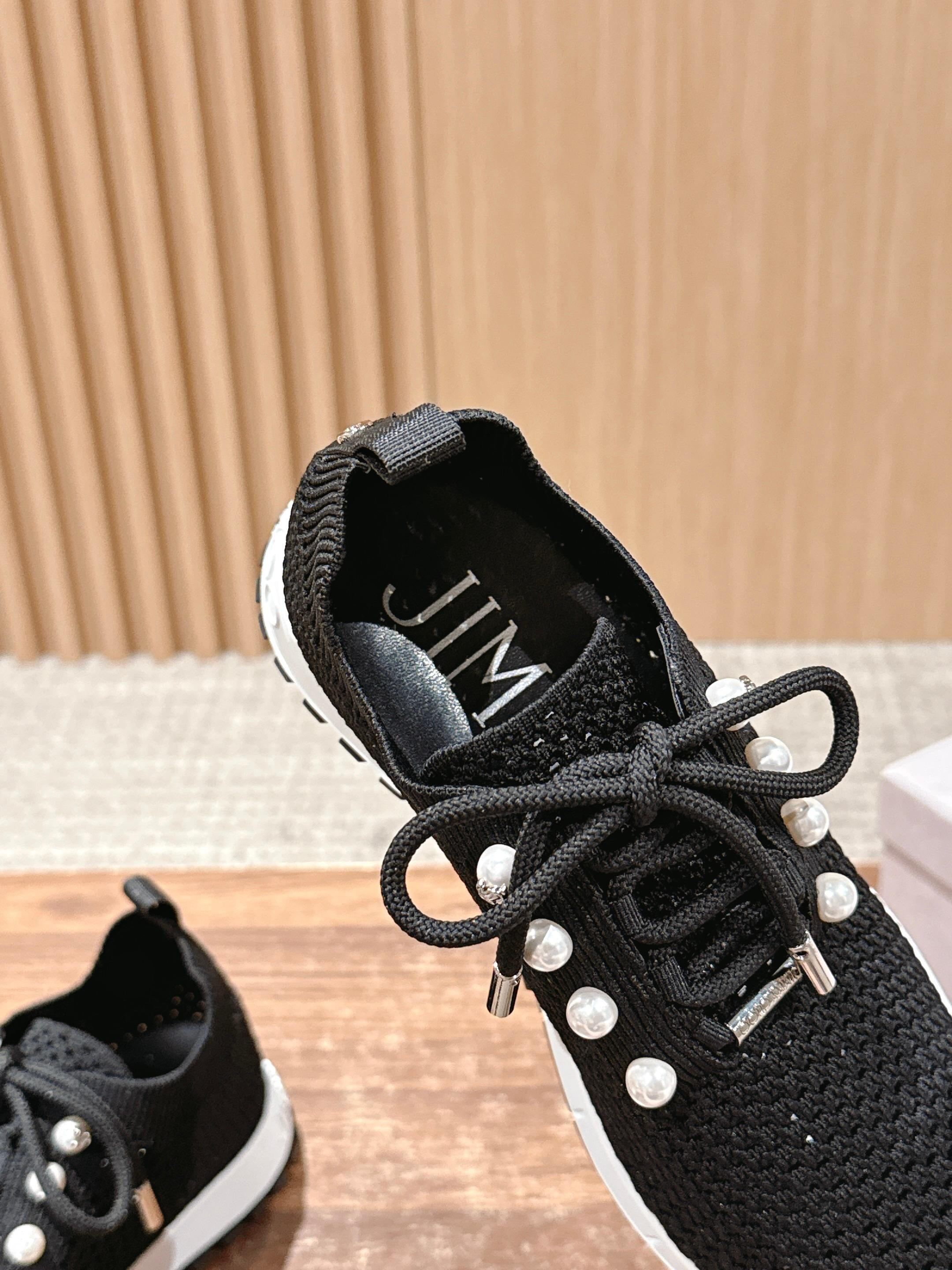 ua Ji*y Ch* casual sneakers