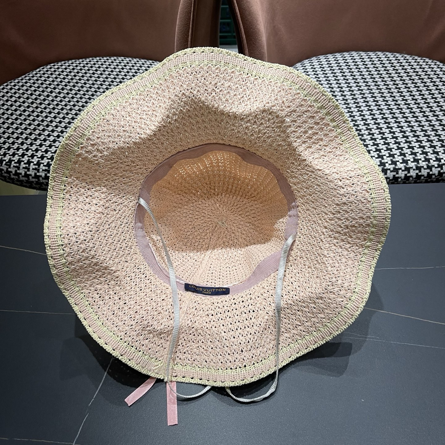 l0*is V*t0n straw hat