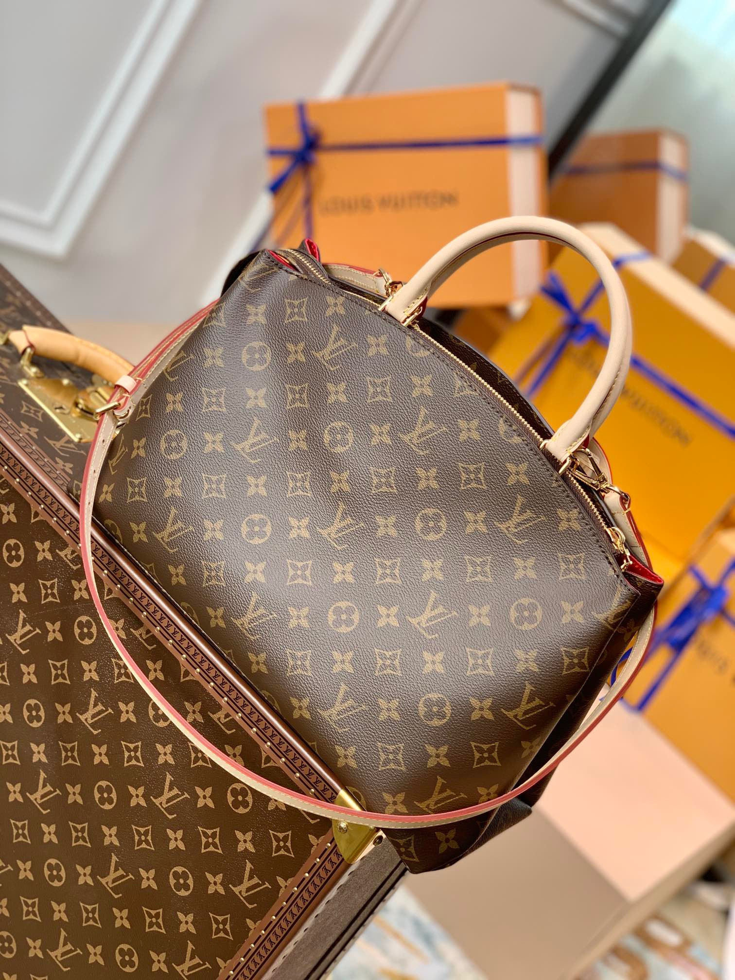 LV Christmas GRAND PALAIS M45898