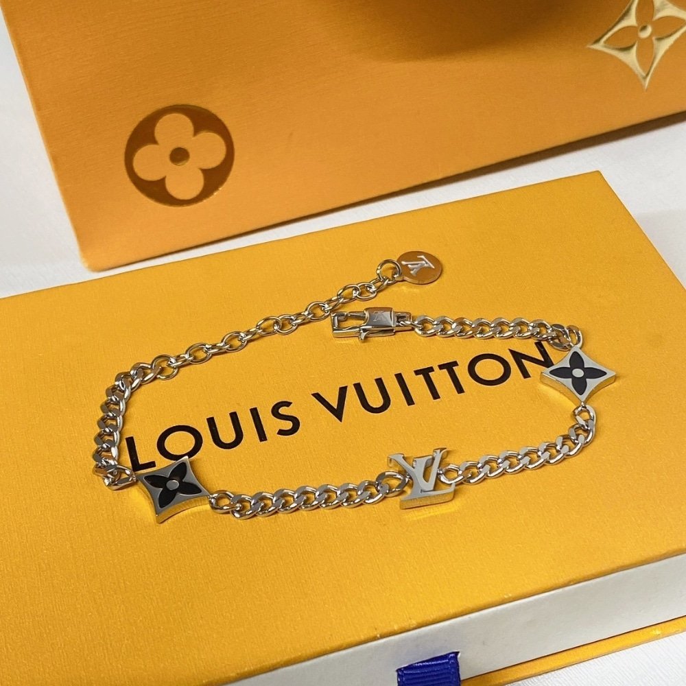 L0vis Vvtt0n Lv Spike Bracelet Silver M1520A