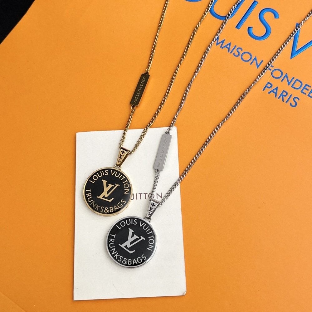 L0vis Vvtt0n Lv Award Pendant M00911