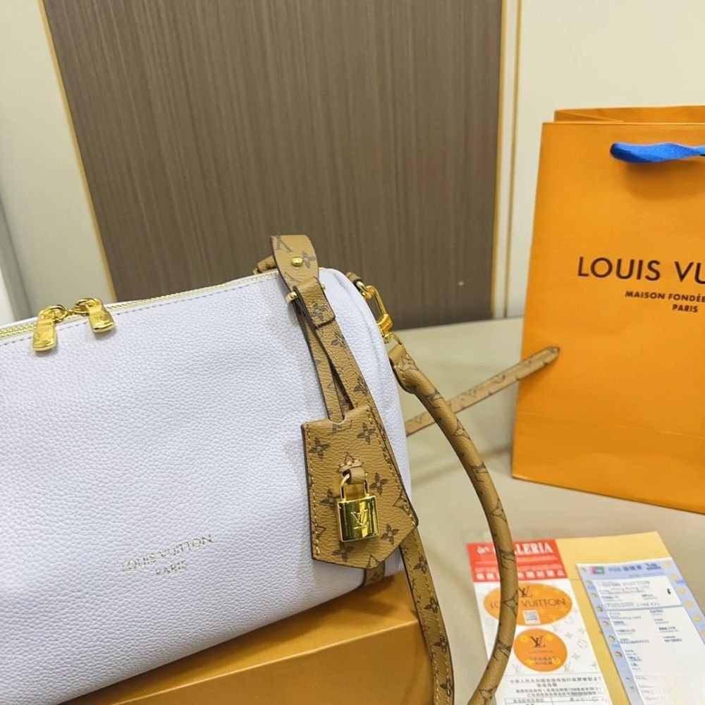 L0vis Vvtt0n Express PM Light Purple 26Cm M27275