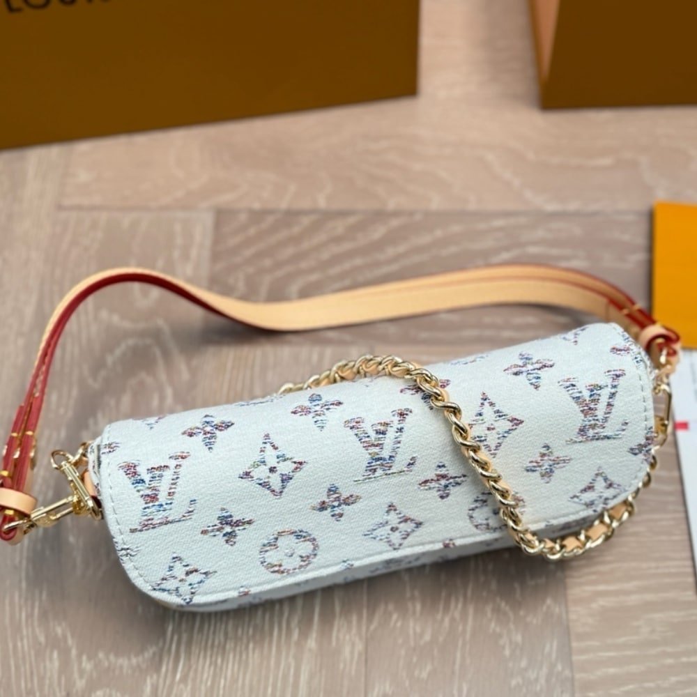 L0vis Vvtt0n Wallet On Chain Ivy Multicolor Beige 23Cm M83499