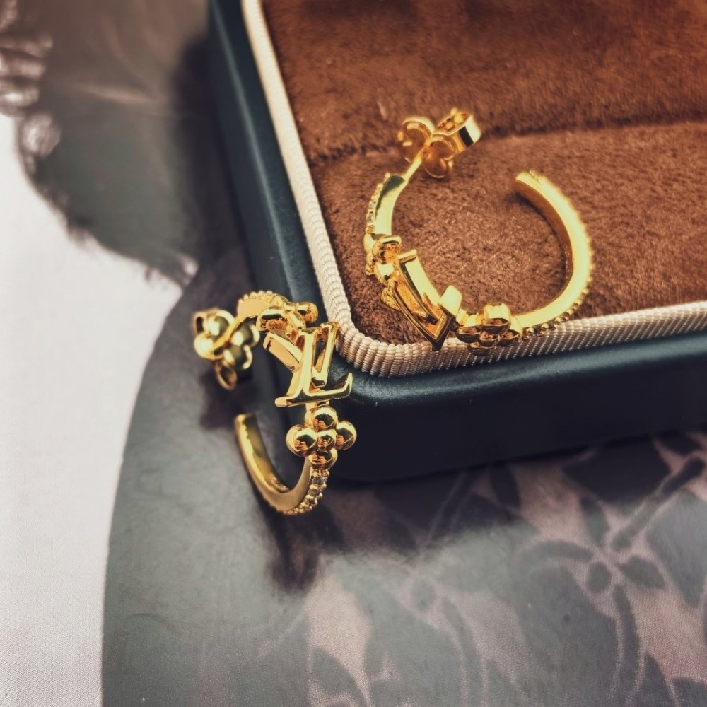 L0vis Vvtt0n Lv Iconic Earrings Gold M01841