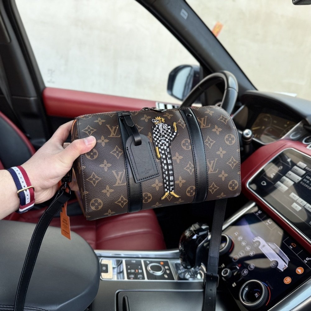 L0vis Vvtt0n City Keepall Bag Monogram Canvas With Lv Friends Patch 27Cm
