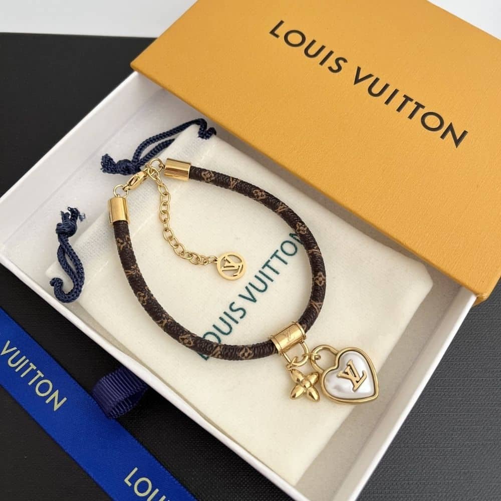 L0vis Vvtt0n Heart Padlock Bracelet M8413Z