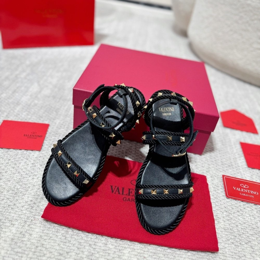 Va1e*ntin0 Garavani Rockstud Torchon Leather Sandal Black 6W2S0Kw8Bae 0No