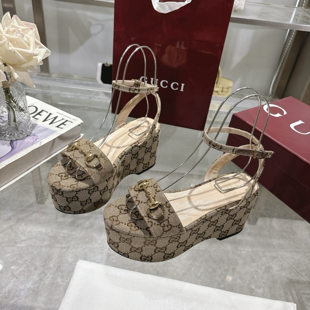 Gvc*1 Women Horsebit Flatform Sandal Beige And Ebony 794718 2Hk80 9741