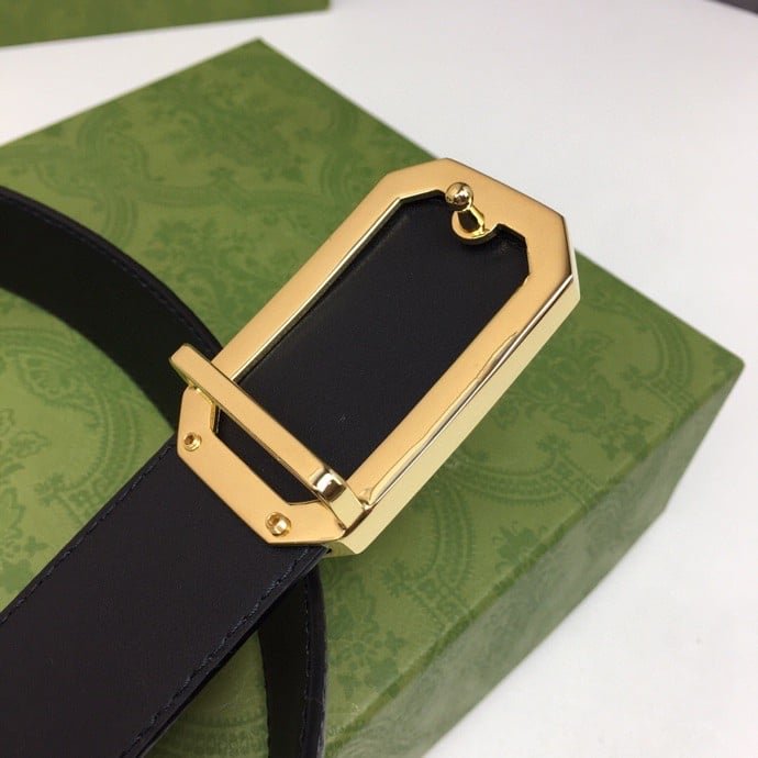 Gvc*1 Black Belt With Square Gold Buckle And Bee Star 35Mm