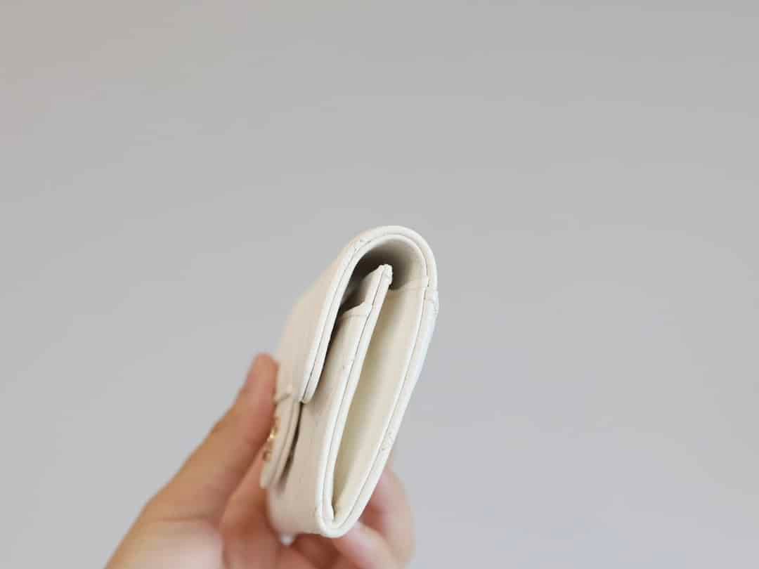 Ch**el Classic Card Holder Wallet White 10Cm Ap0214 B10583 10601