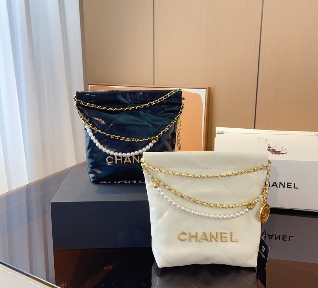 Ch**el 22 Mini Handbag Crystal Pearls White 22Cm As3980