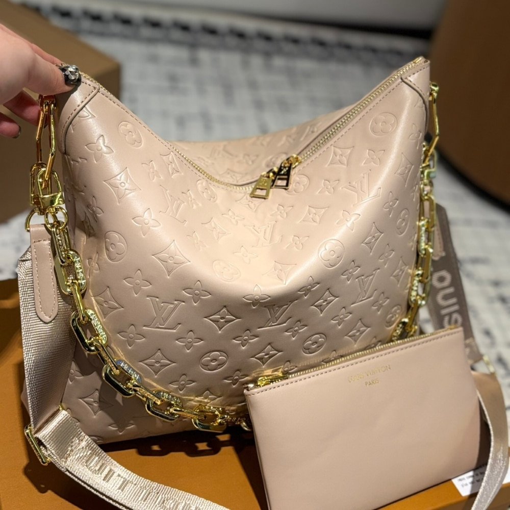 L0vis Vvtt0n Coussin Hobo MM Galet 30Cm M12071