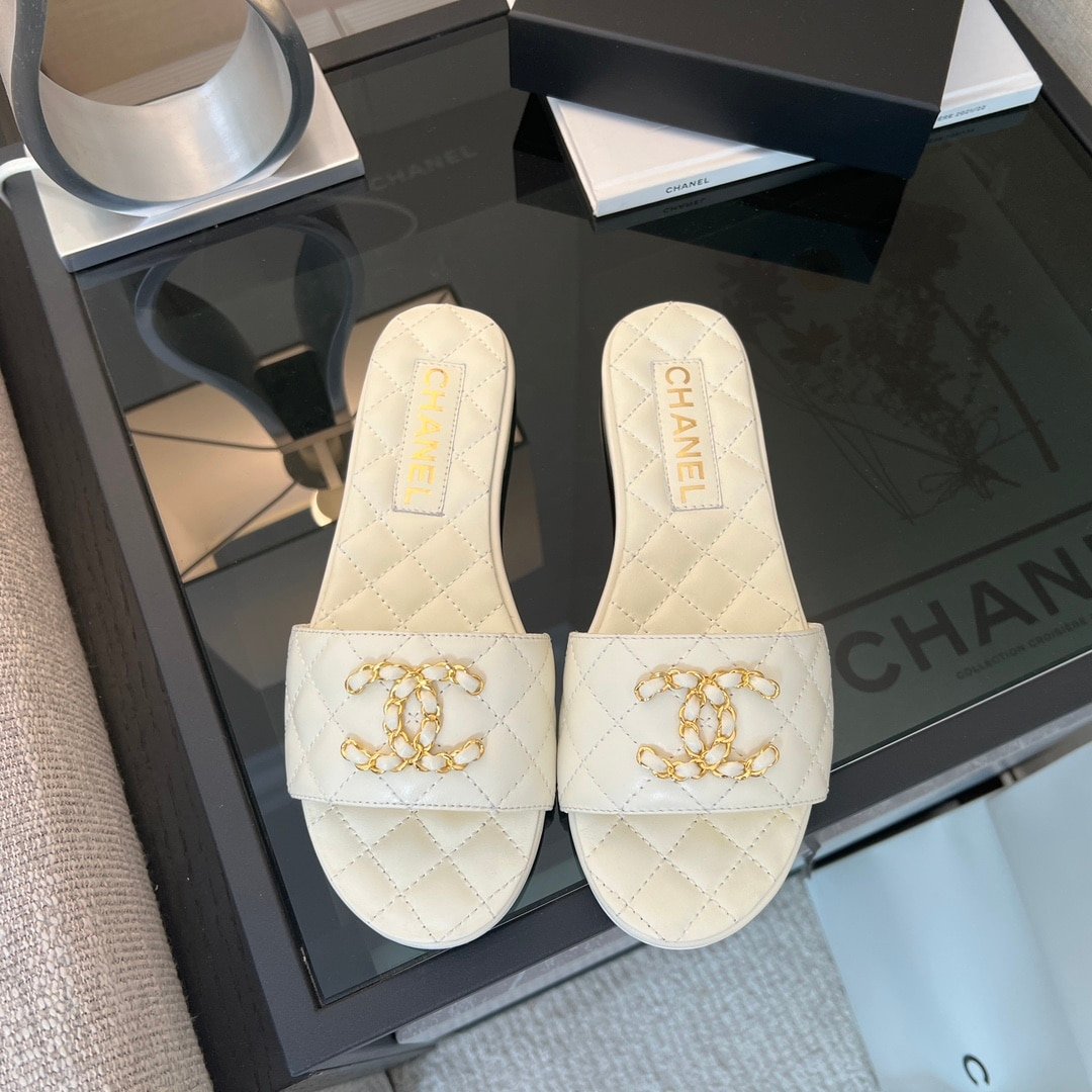 Ch**el 23P Quilted Cc Chain Mule Sandal White