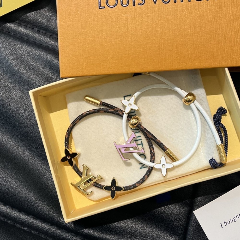 L0vis Vvtt0n Lv Iconic Bracelet Monogram White M1020Z