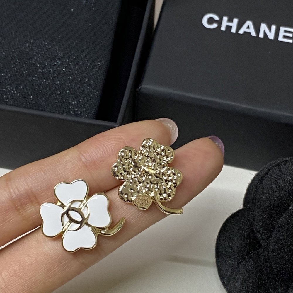 Ch**el Stud Earrings In Gold Metal With Resin Hardware Abf317 B19851 Nafgv
