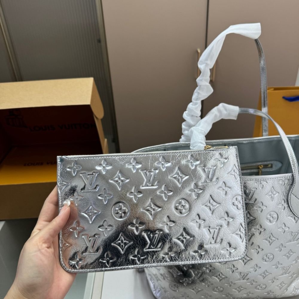 L0vis Vvtt0n Neverfull MM Silver 32Cm