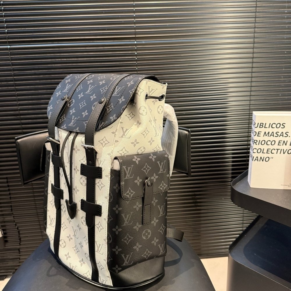 L0vis Vvtt0n Christopher PM Backpack Monogram Eclipse Black White 42Cm