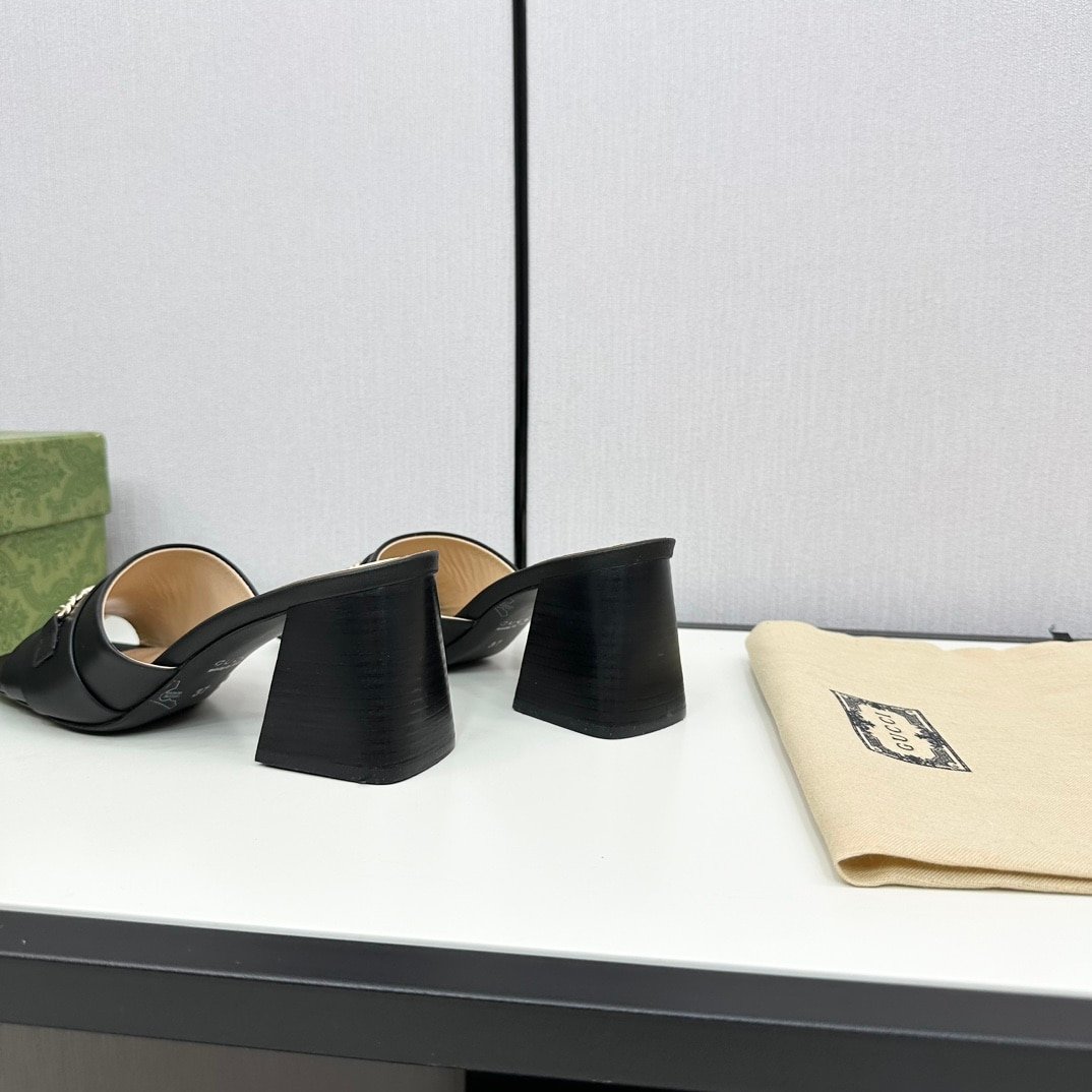 Gvc*1 Signoria Slide Sandal In Black
