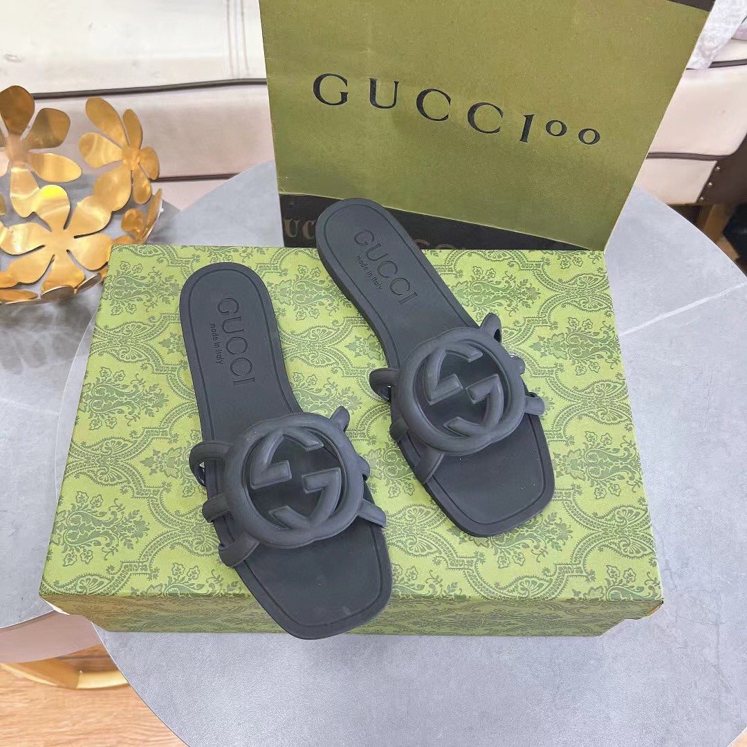Gvc*1 Women’S Interlocking G Slide Sandal Black 780307 J8700 1000