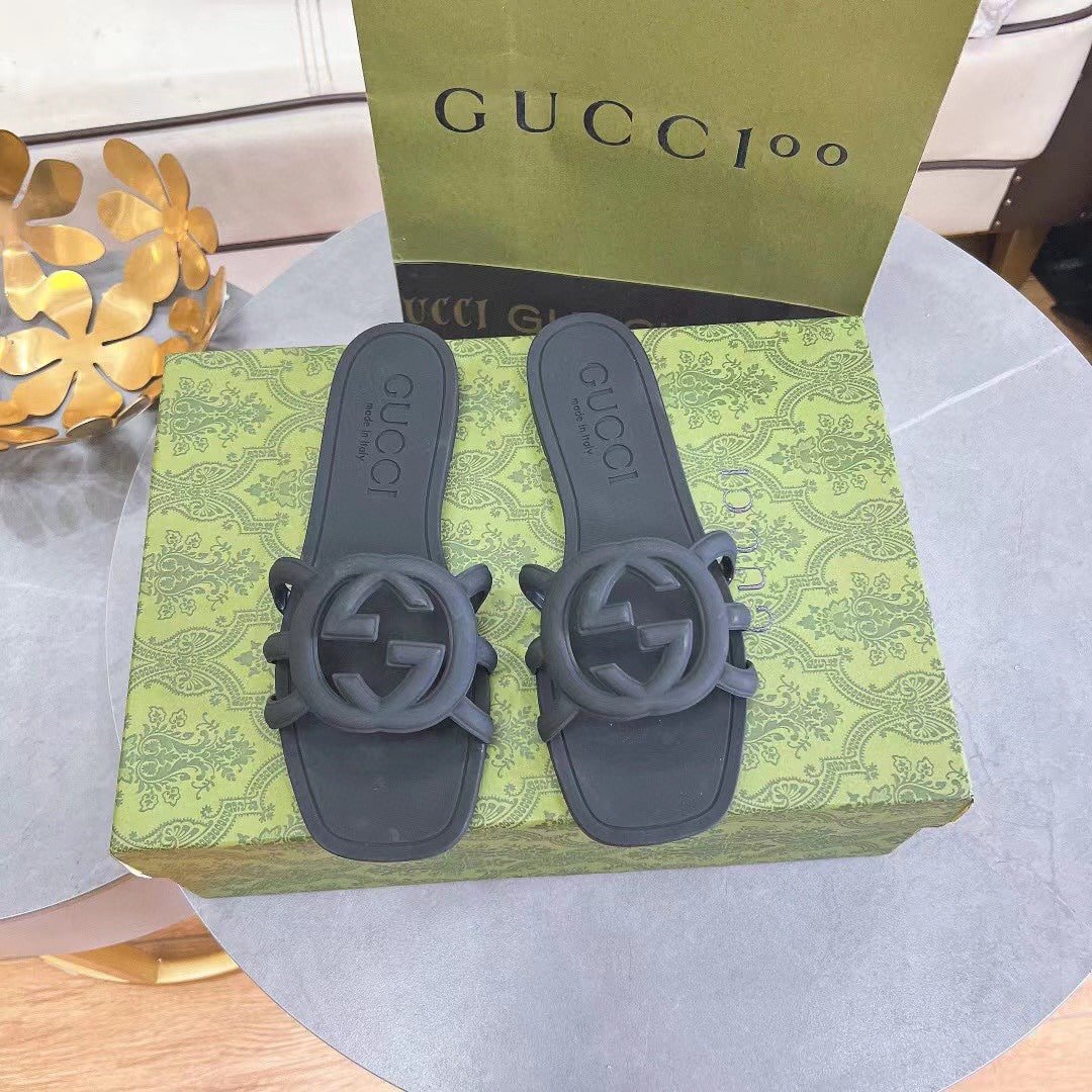 Gvc*1 Women’S Interlocking G Slide Sandal Black 780307 J8700 1000