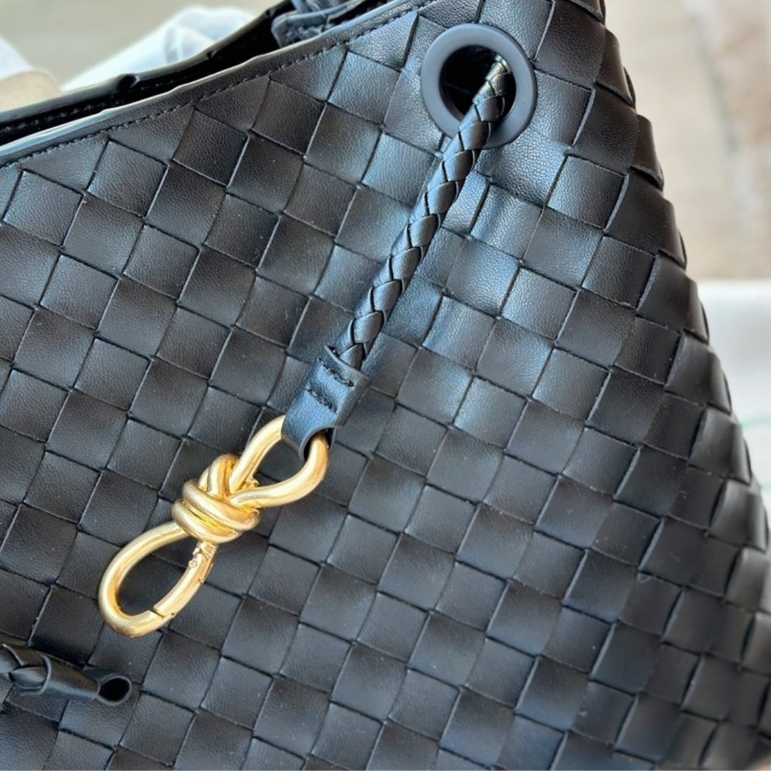 B0tt*ga Ven*ta Small Andiamo Gold Finish Black 25Cm 766014Vcpp11139