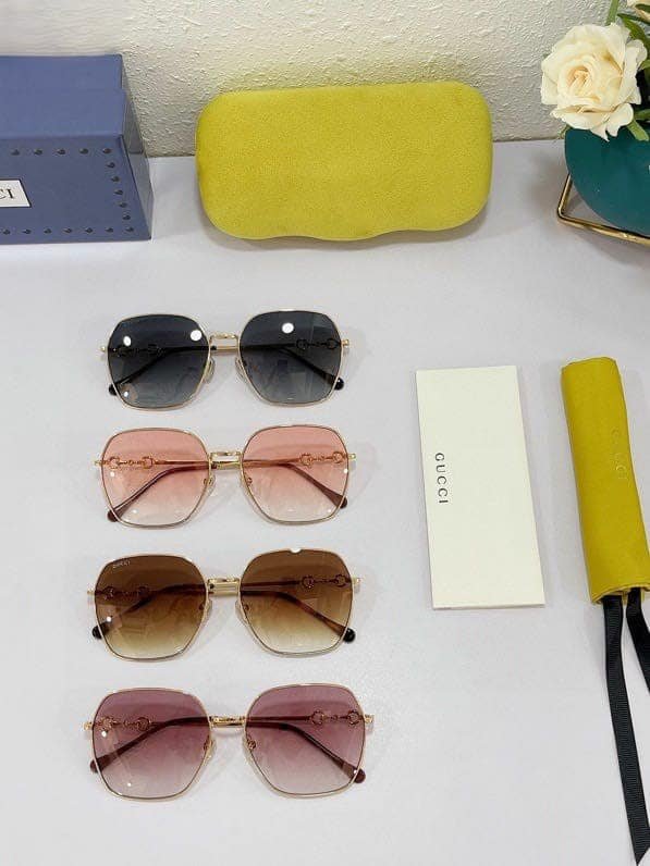 Gvc*1 Square Frame Sunglasses Gold Metal Frame 648494 I3330 8012