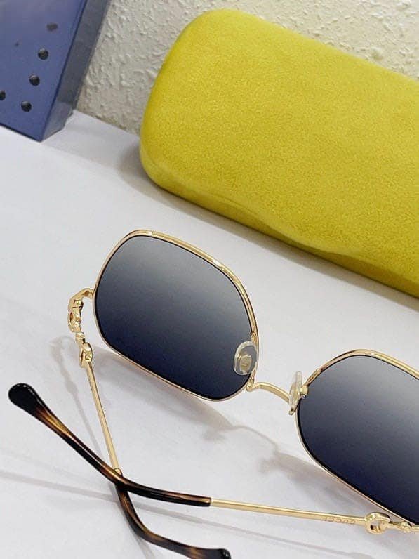 Gvc*1 Square Frame Sunglasses Gold Metal Frame 648494 I3330 8012