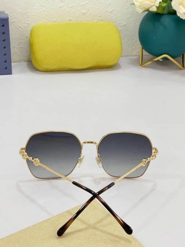 Gvc*1 Square Frame Sunglasses Gold Metal Frame 648494 I3330 8012