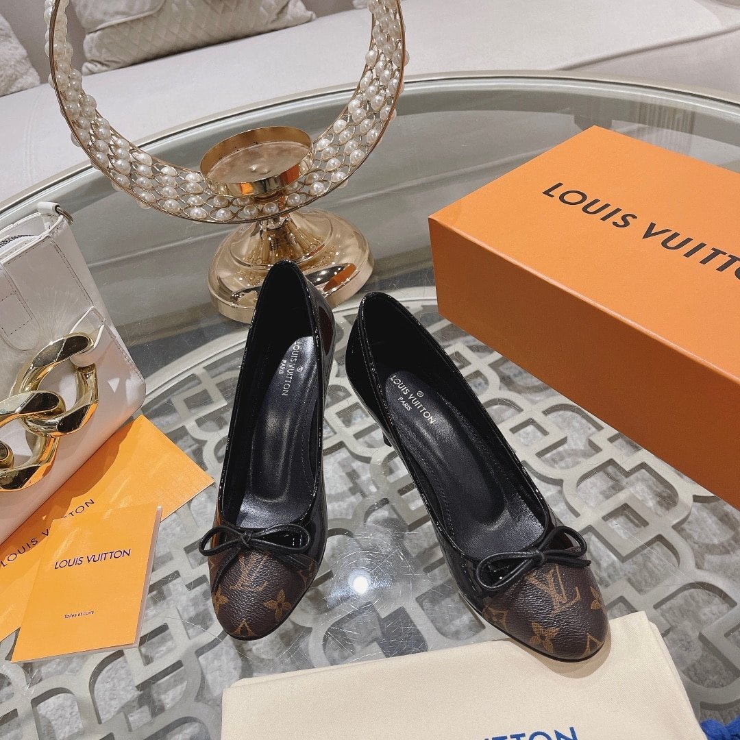 L0vis Vvtt0n Blossom Pump Black