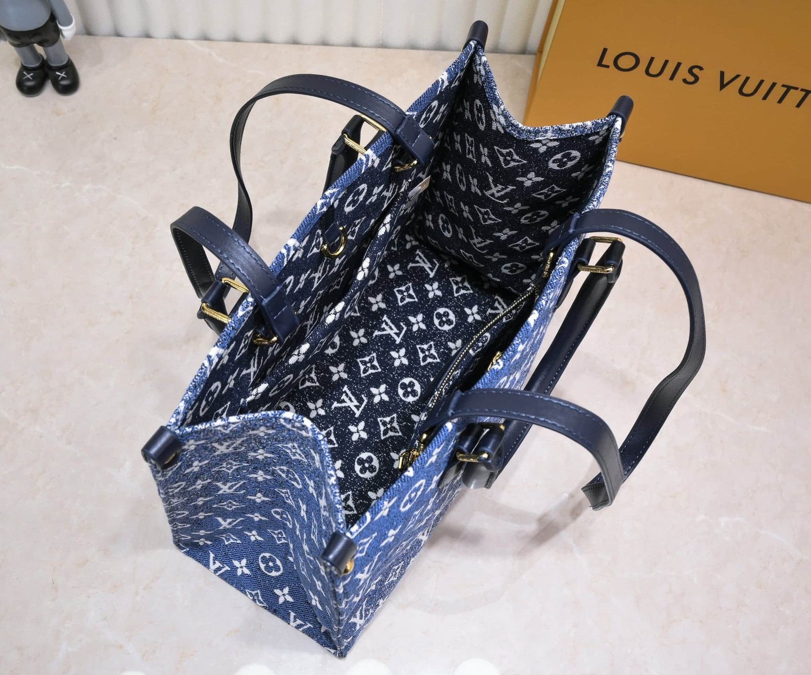L0vis Vvtt0n Onthego Tote Denim Bag 35Cm M59608