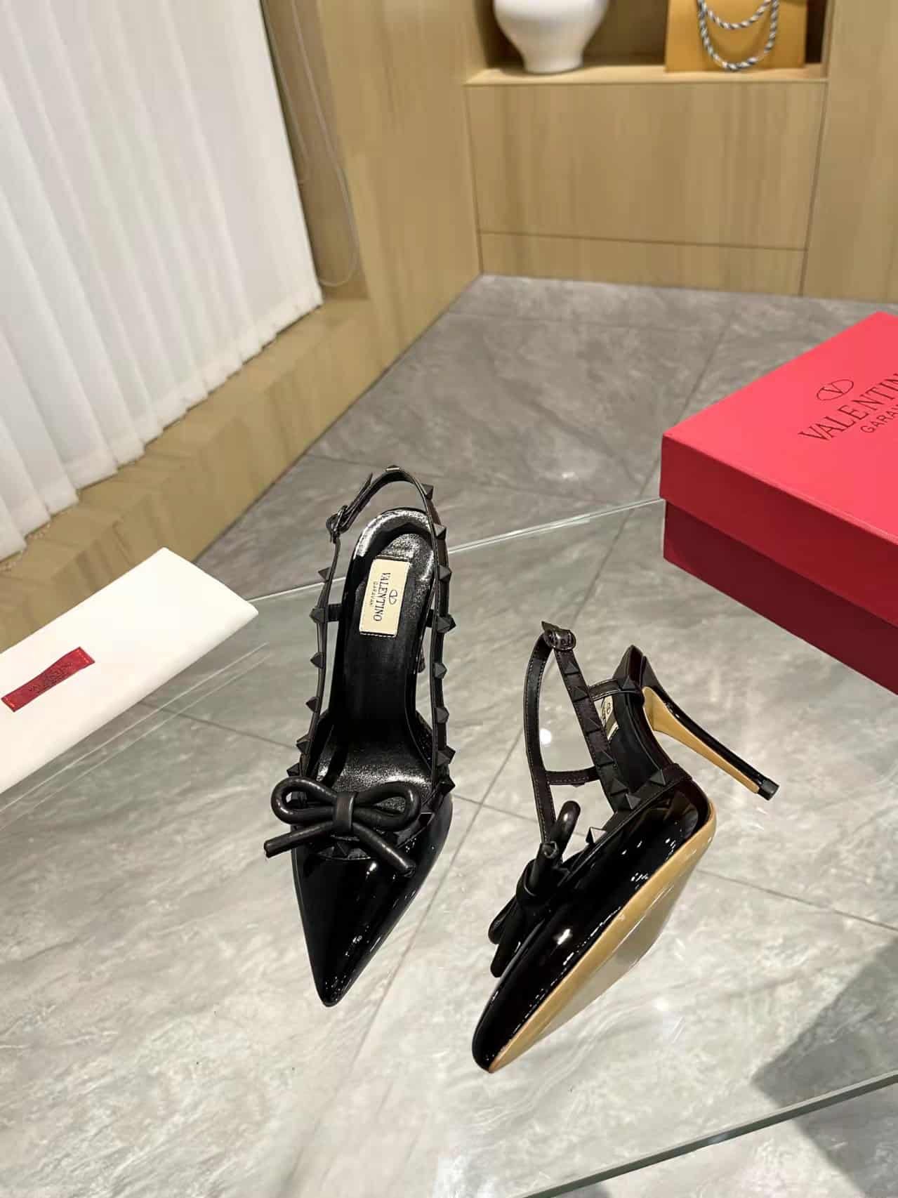 Va1e*ntin0 Rockstud Bow 100 Patent Slingback Pump Black Ws0Ib8Ixh0No