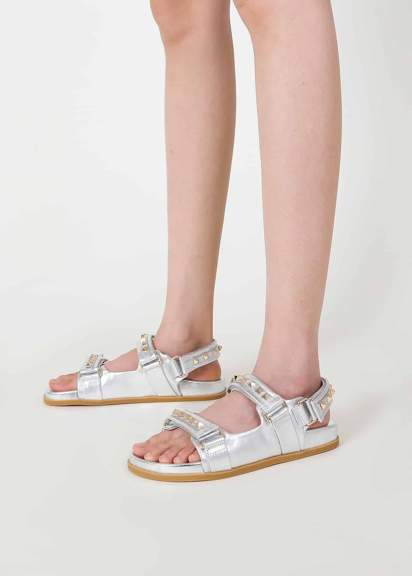 Va1e*ntin0 Garavani Rockstud Flat Sandal In Nappa Leather For Woman In Silver