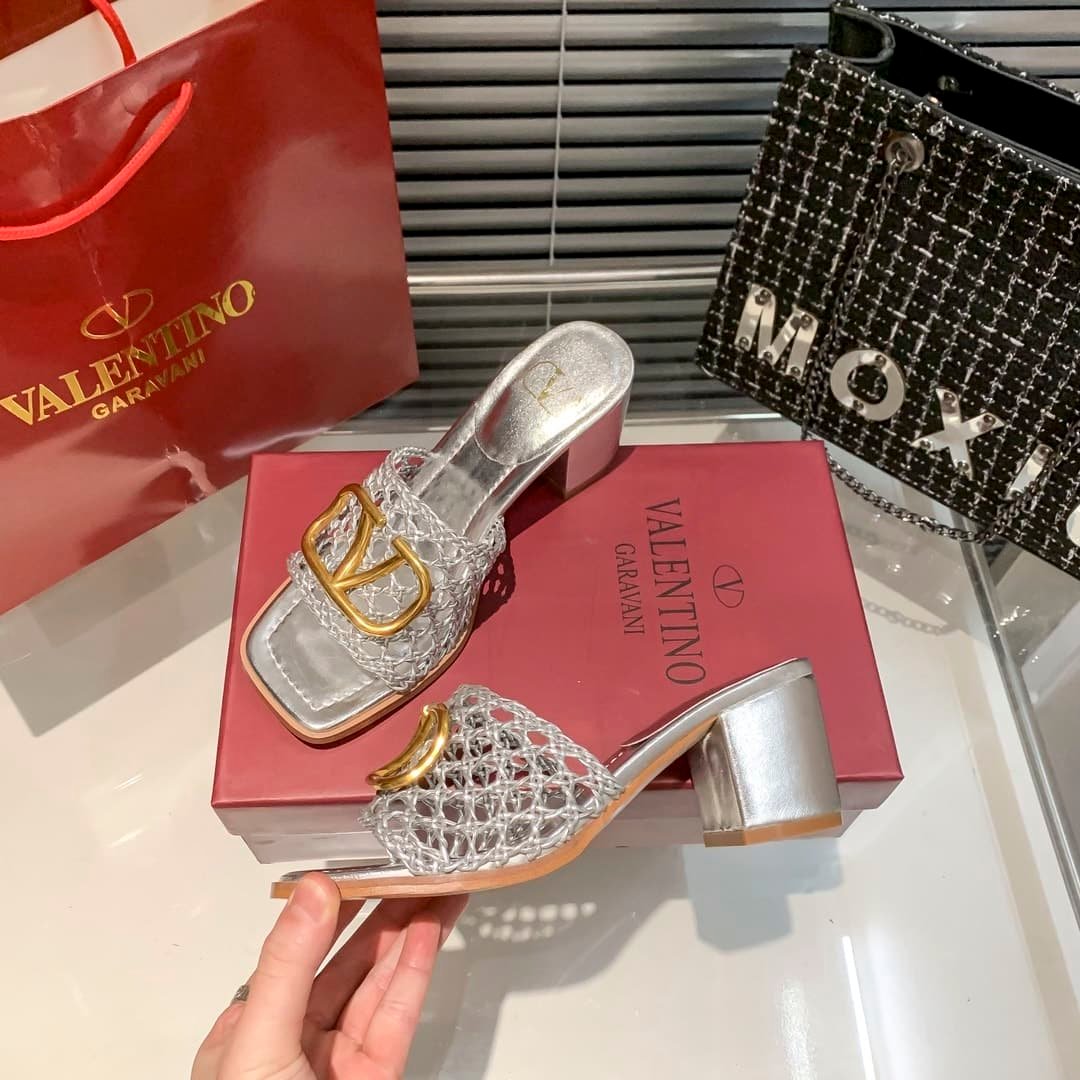 Va1e*ntin0 Garavani Vlogo Sandal Silver
