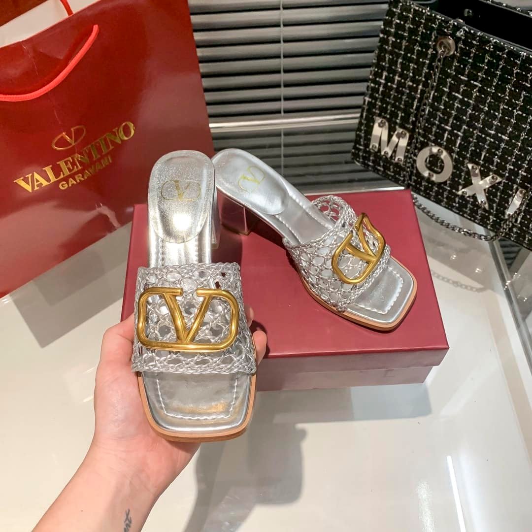Va1e*ntin0 Garavani Vlogo Sandal Silver