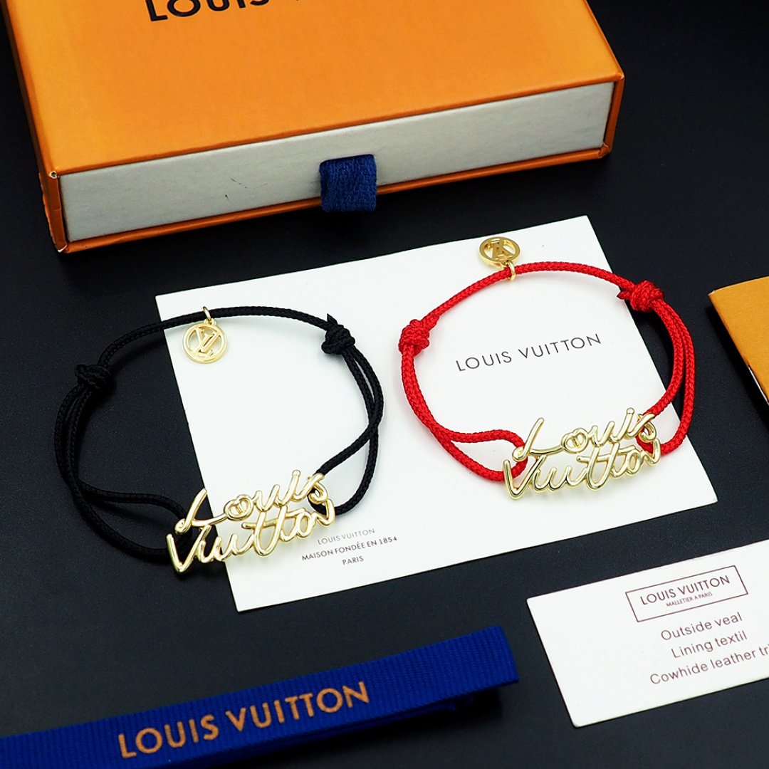 L0vis Vvtt0n Lv Script Bracelet Black Gold M4437Z