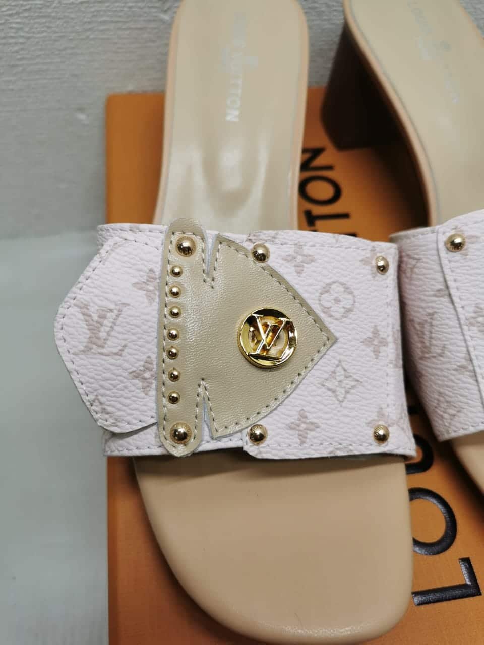 L0vis Vvtt0n Lv Frame Mule Dune Beige 1Ahmrn
