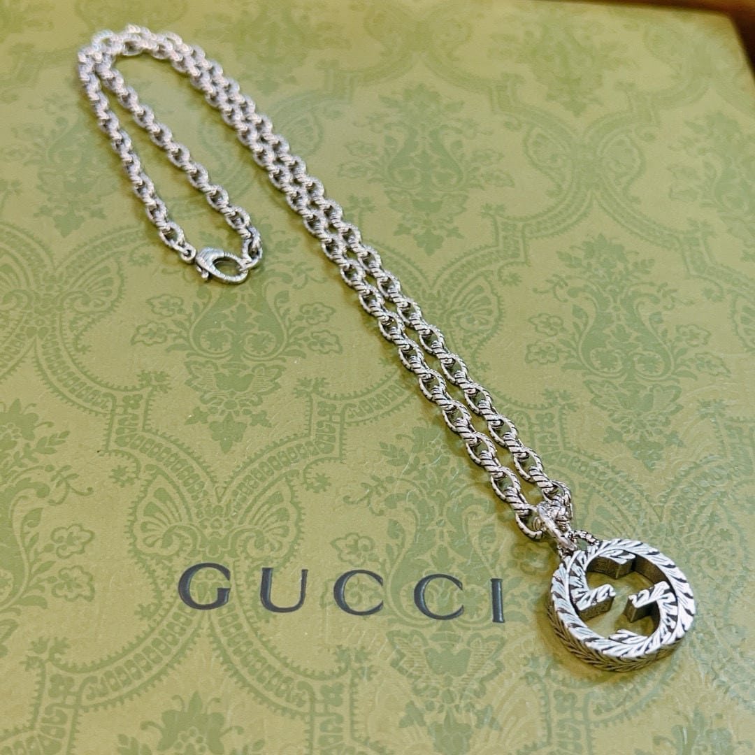 Gvc*1 Interlocking Pendant Necklace Silver 455307 J8400 0811